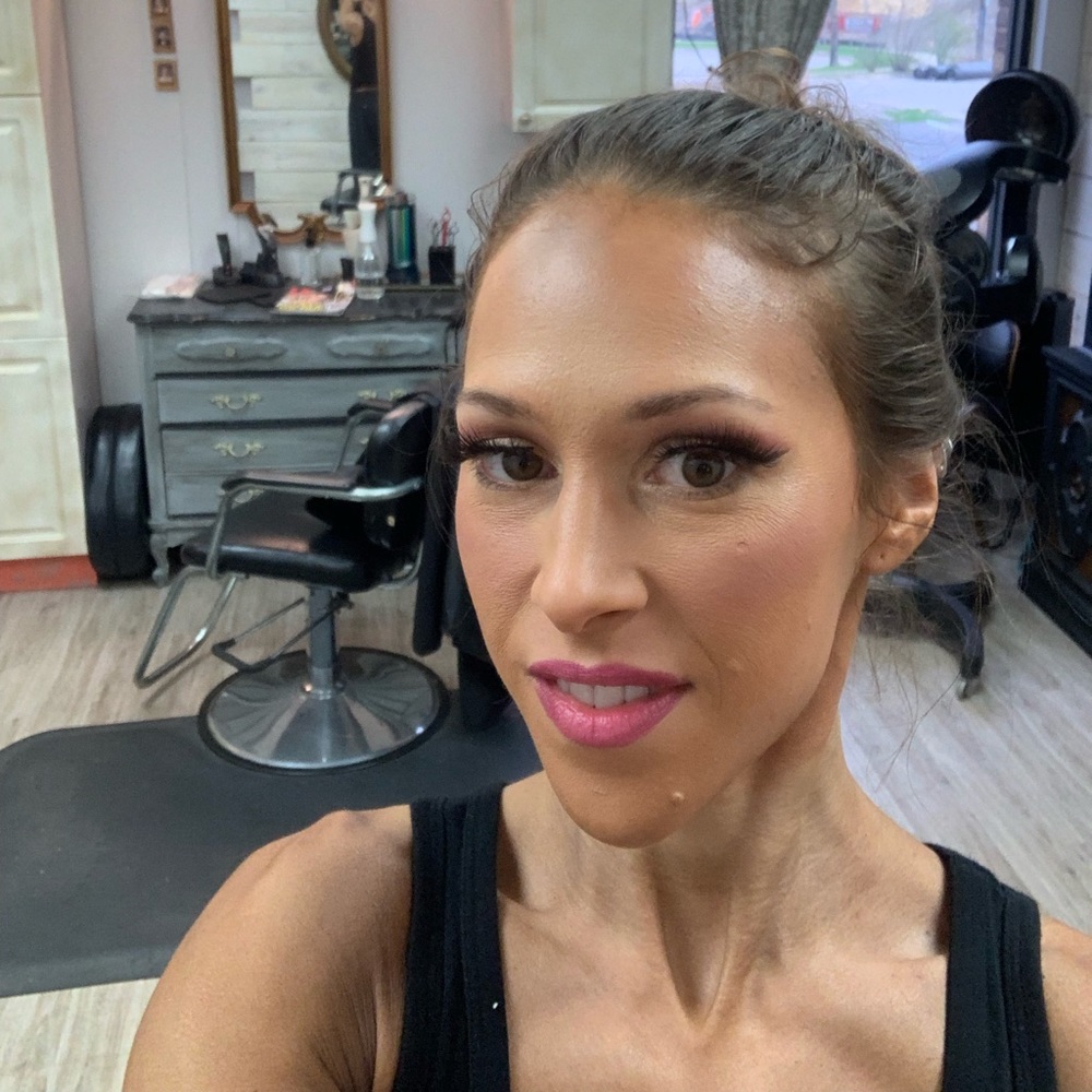 Meet your Posher, Cassandra